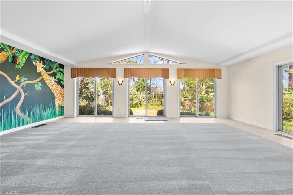property viewer photo 4