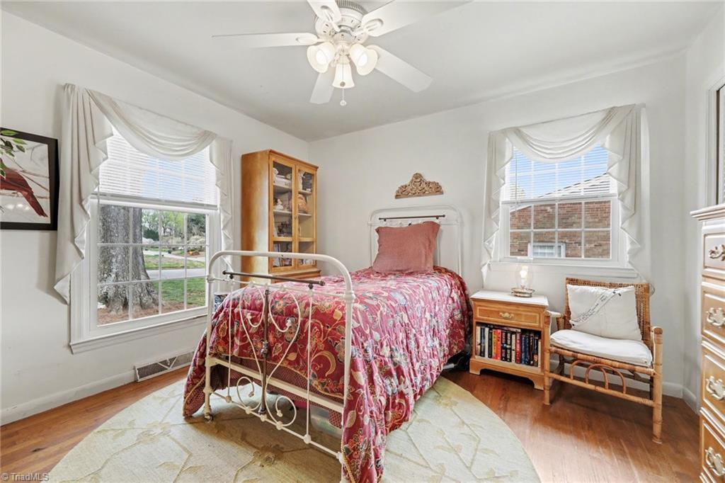 property viewer photo 18