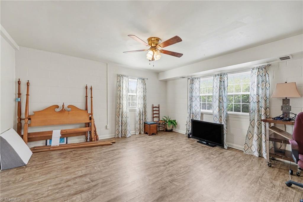 property viewer photo 25