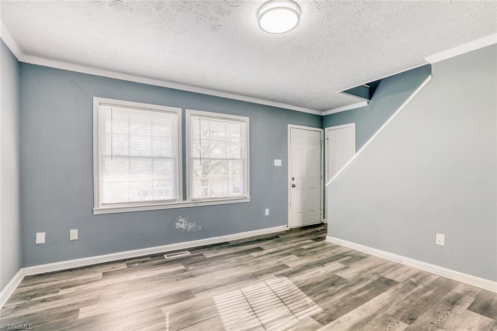 property viewer photo 20