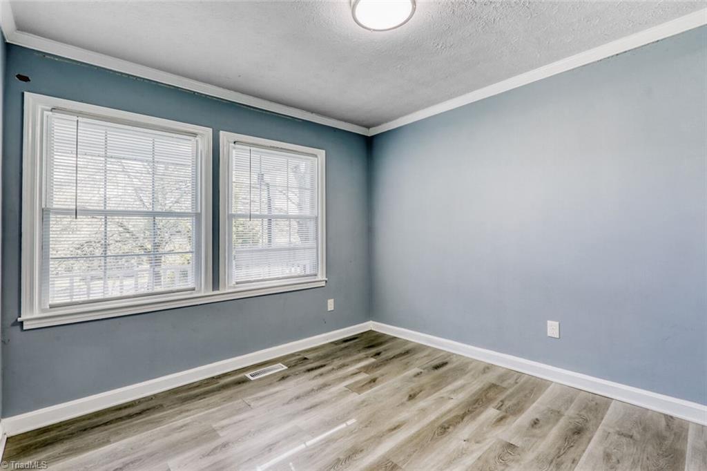 property viewer photo 25