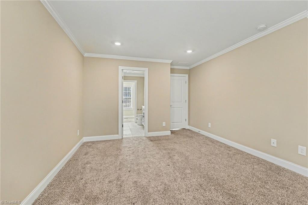 property viewer photo 13