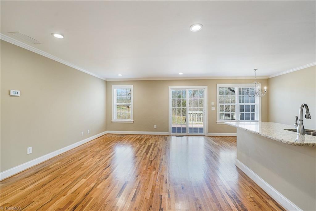 property viewer photo 4