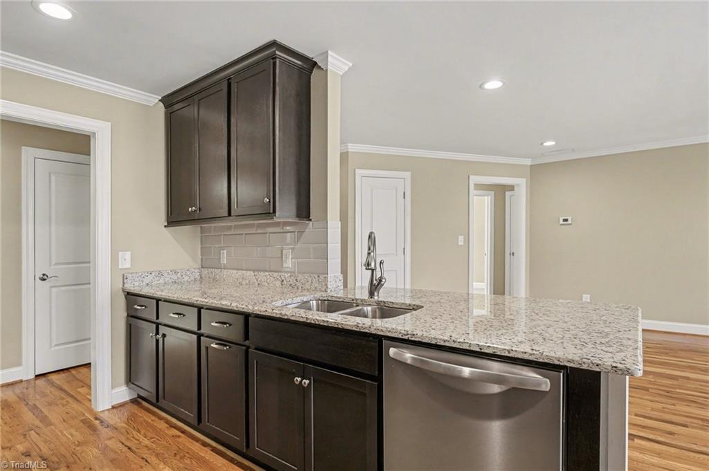 property viewer photo 9