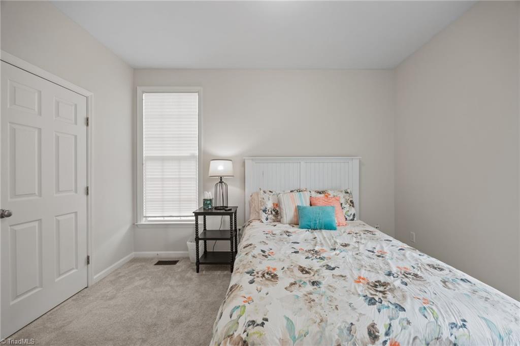 property viewer photo 18