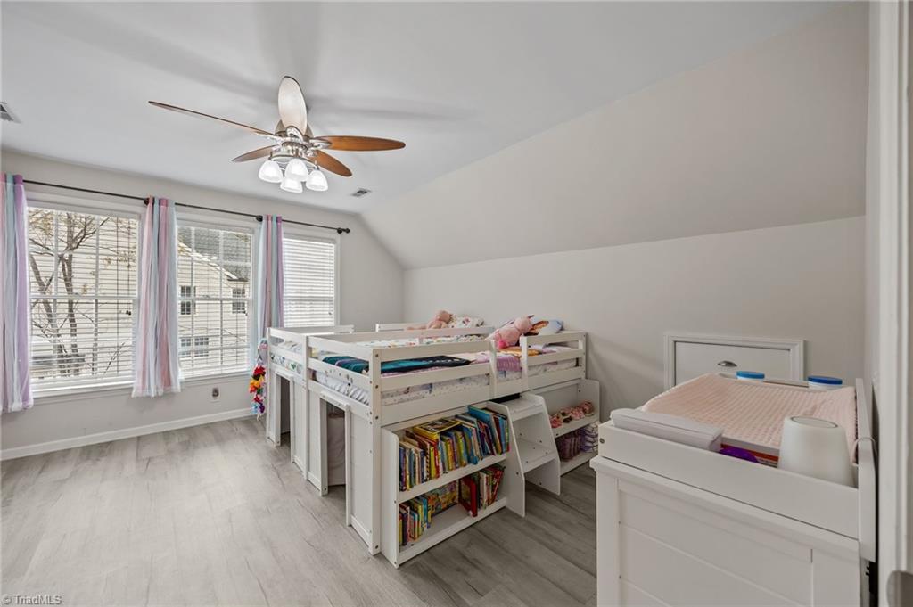property viewer photo 26