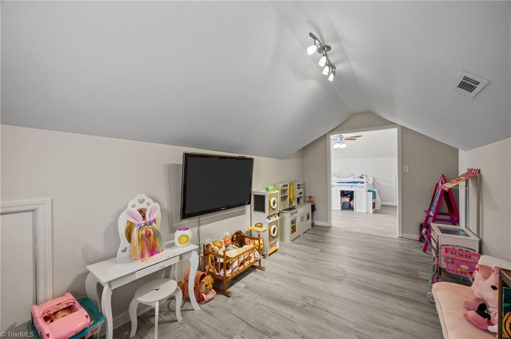 property viewer photo 27