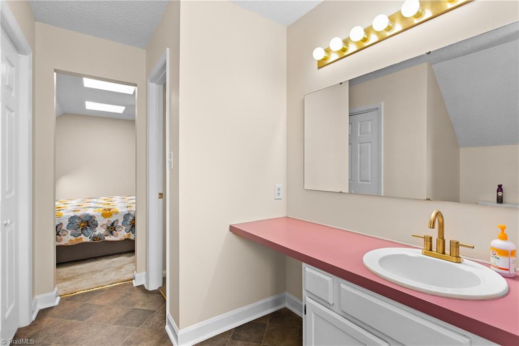 property viewer photo 17