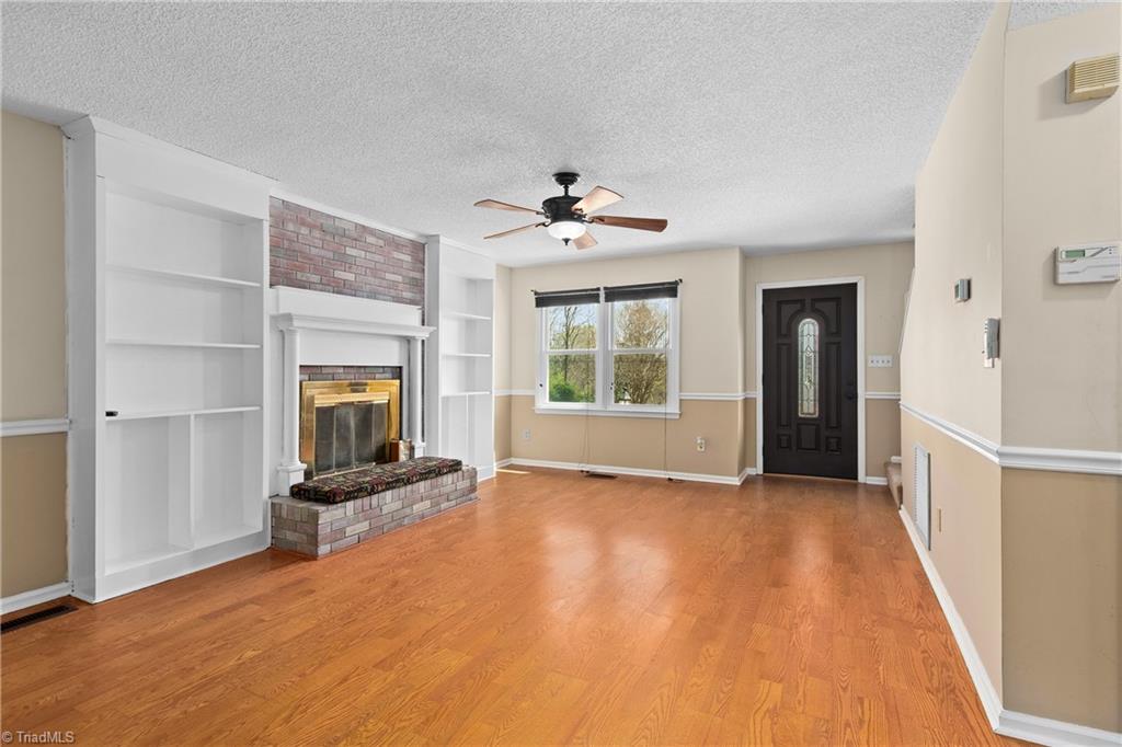 property viewer photo 3