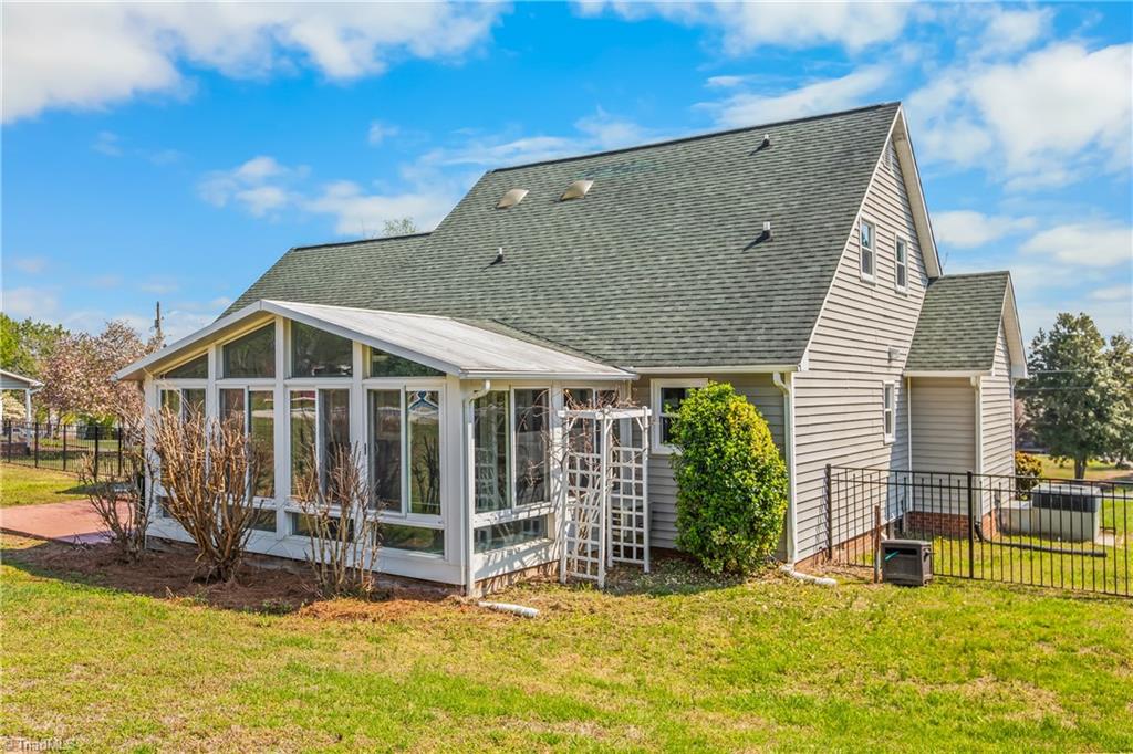 property viewer photo 36