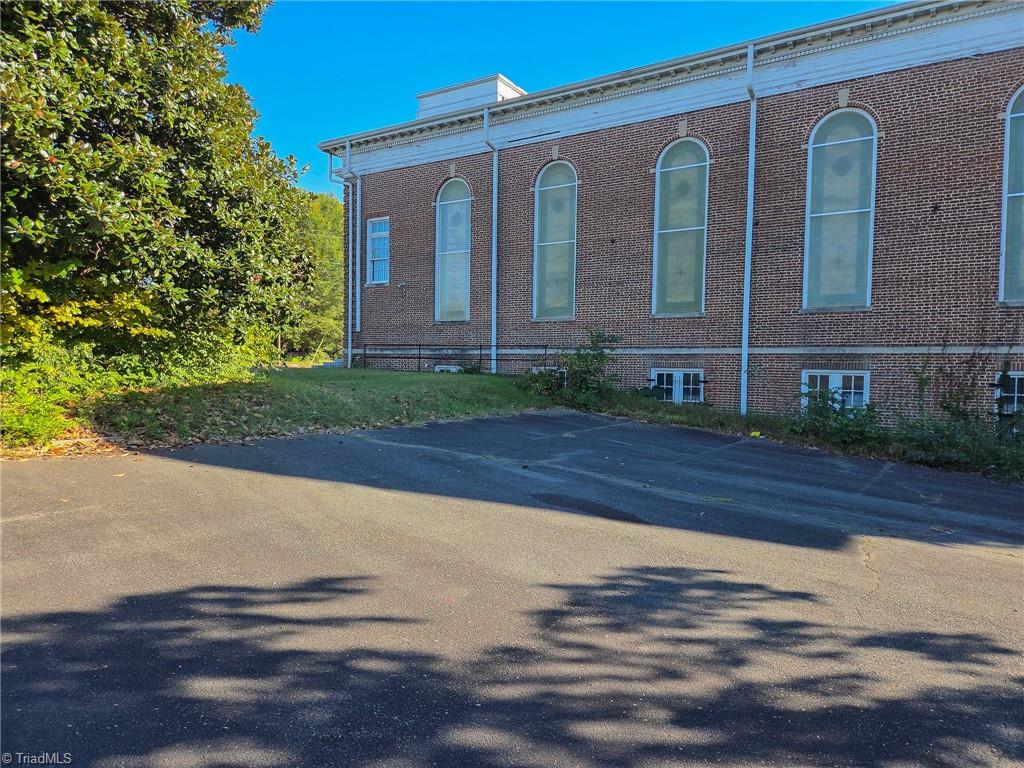 main property photo 9