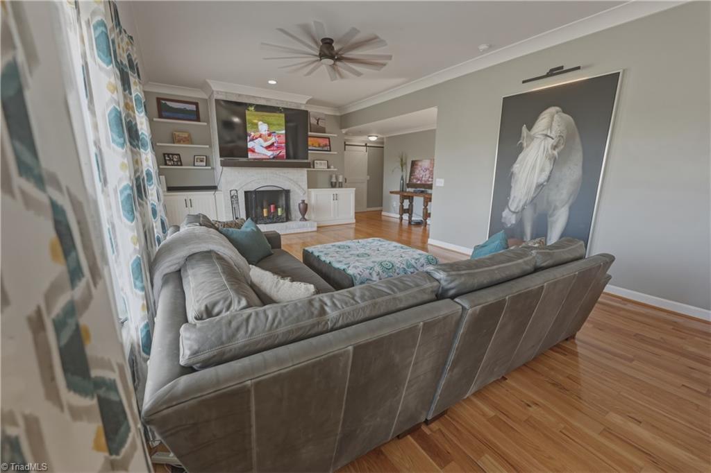property viewer photo 9