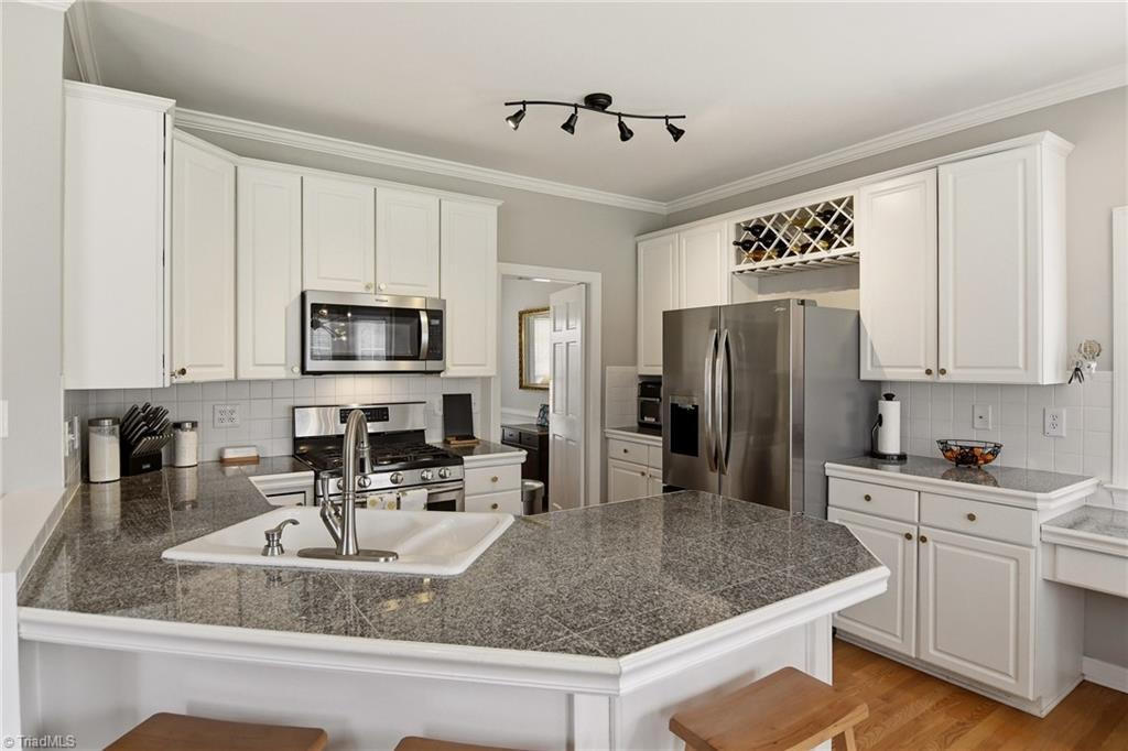 property viewer photo 12