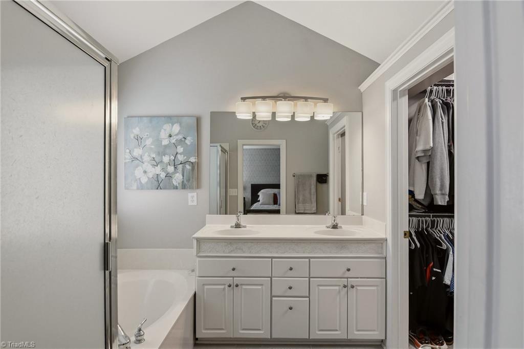 property viewer photo 20