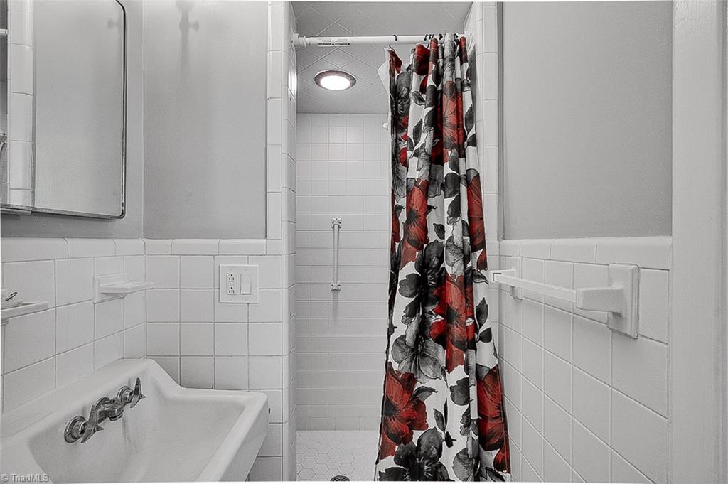 property viewer photo 36