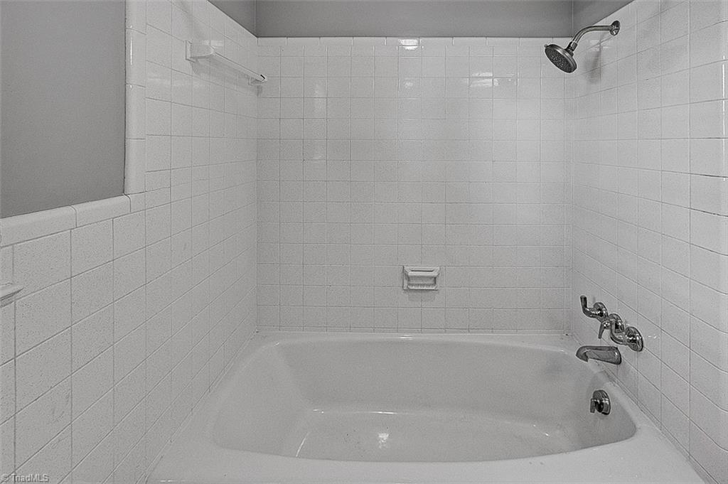 property viewer photo 44