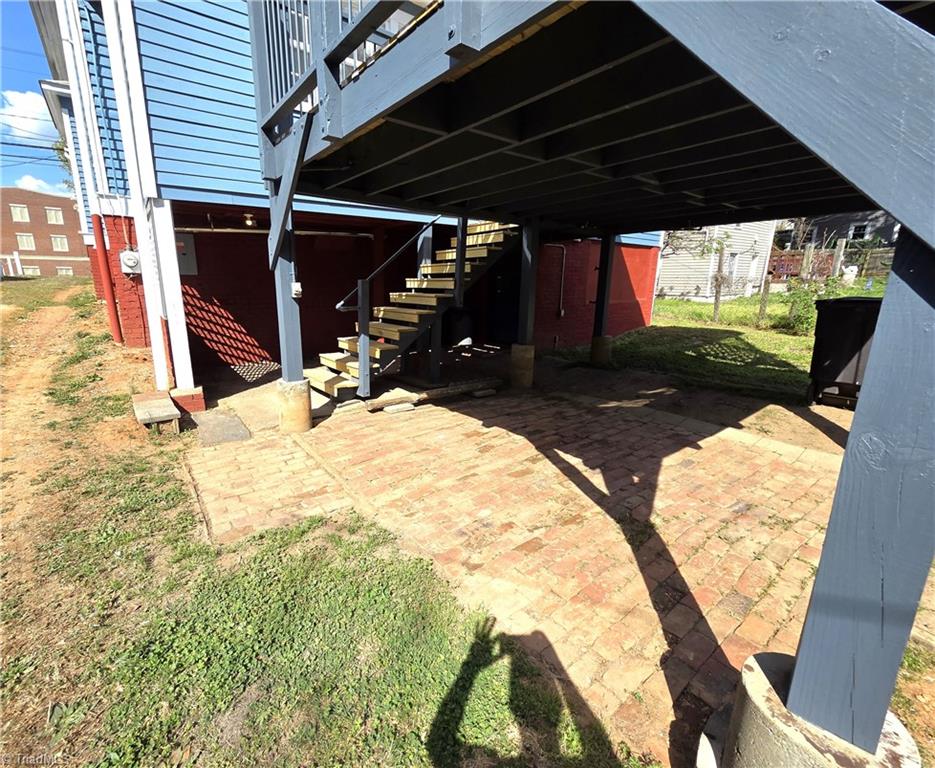 main property photo 31