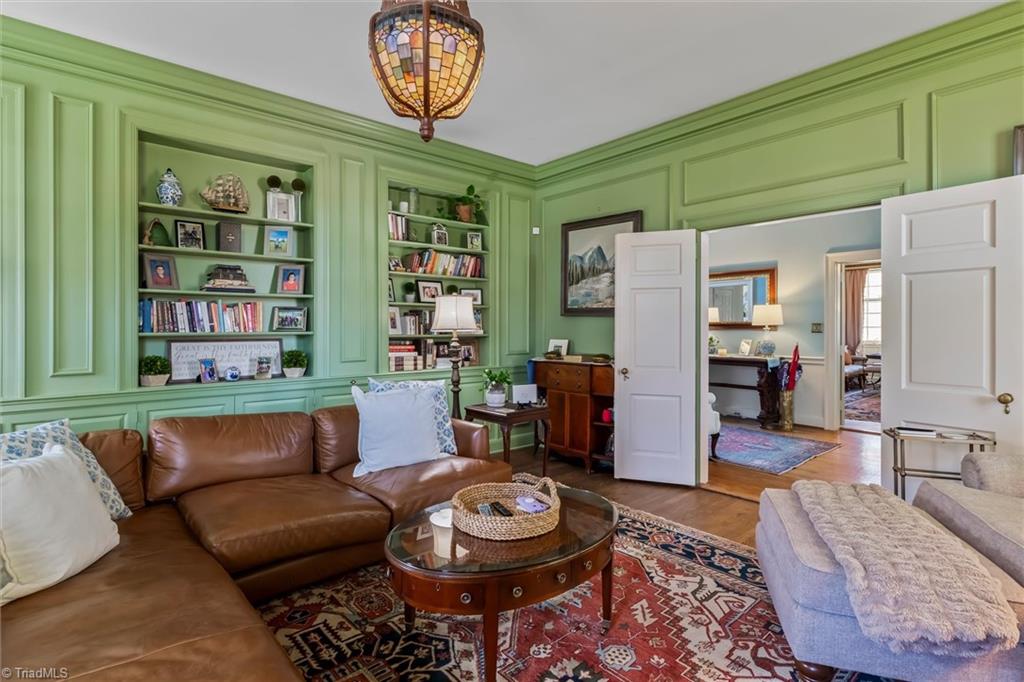 main property photo 7
