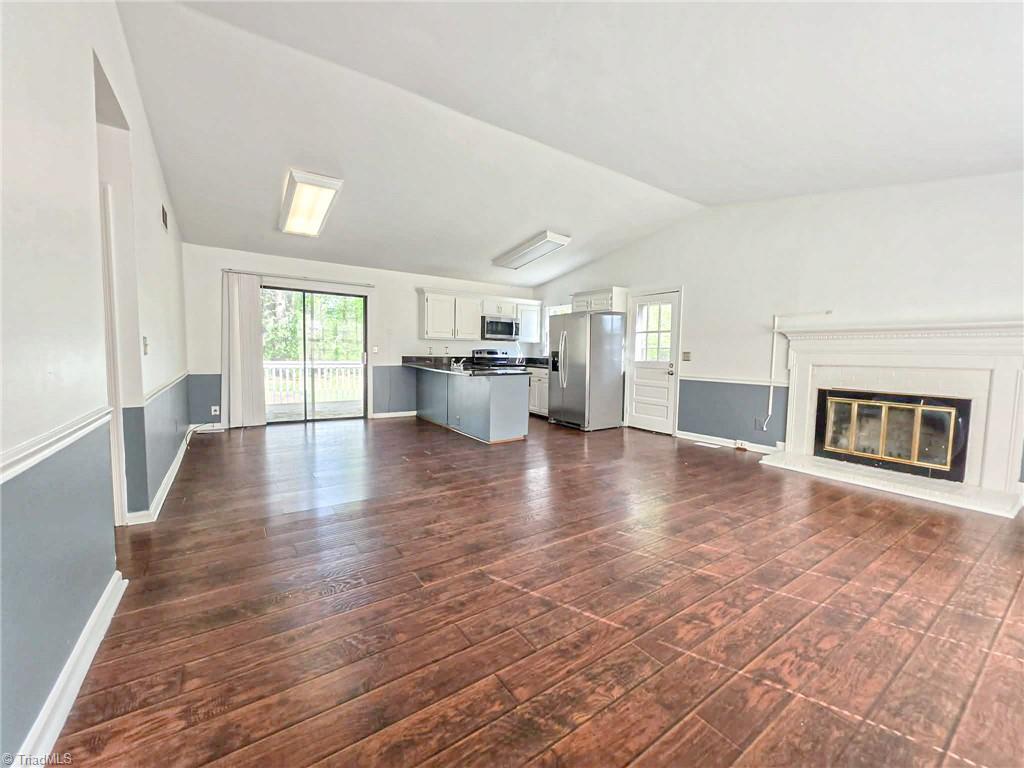 property viewer photo 4