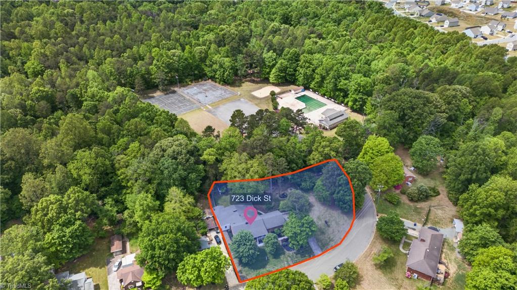 main property photo 40