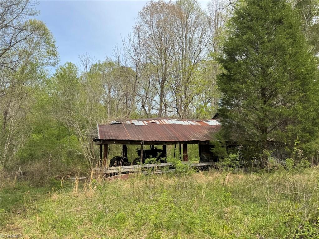 main property photo 10