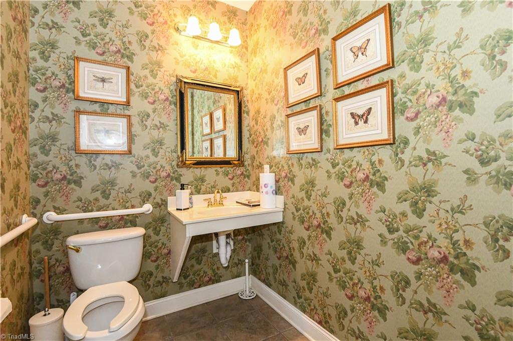 main property photo 31