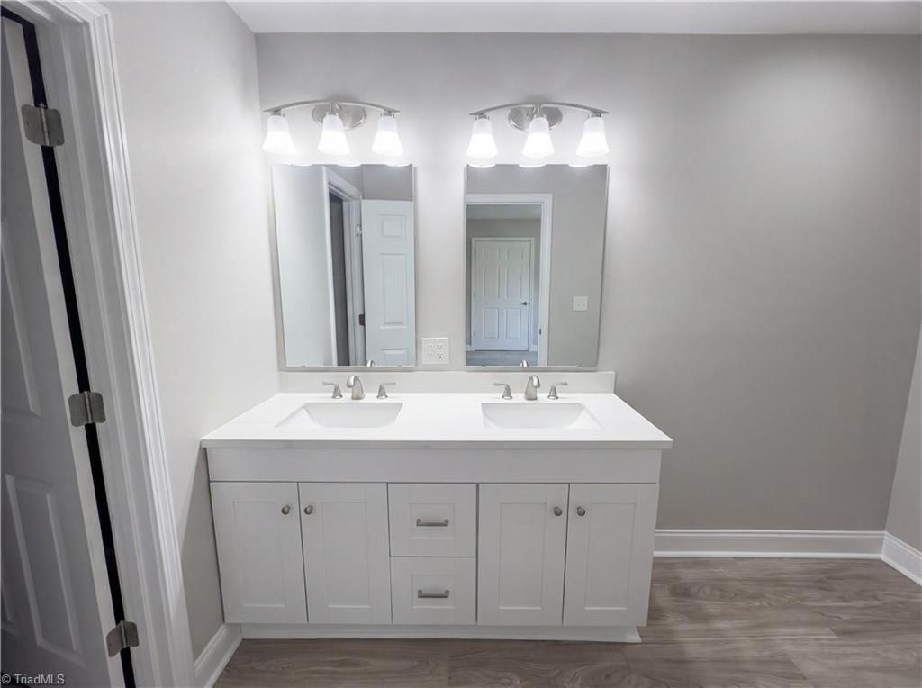 property viewer photo 12