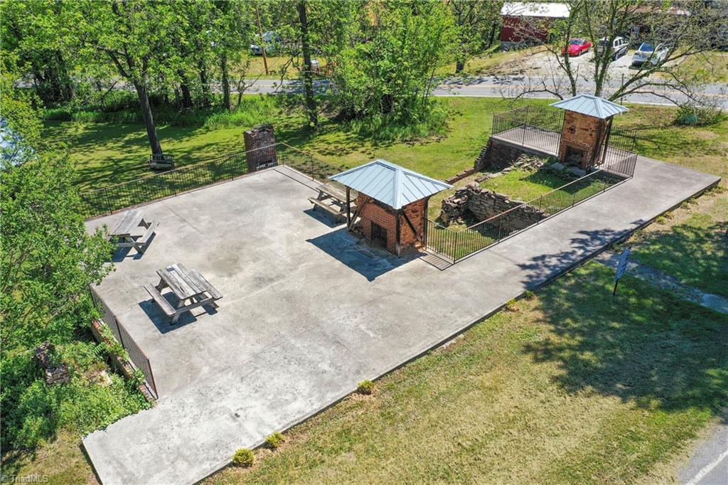 main property photo 22
