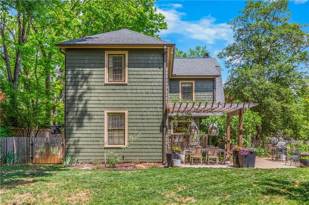 main property photo 29