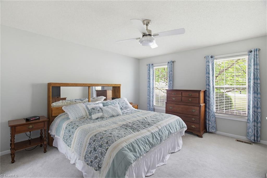 property viewer photo 18