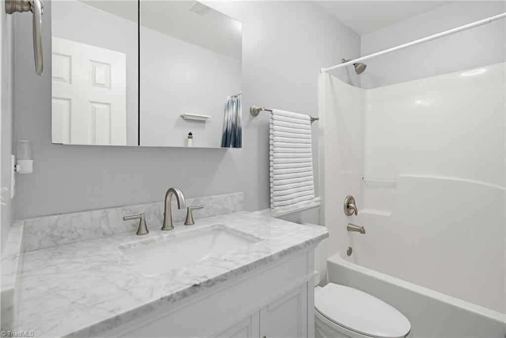 property viewer photo 23