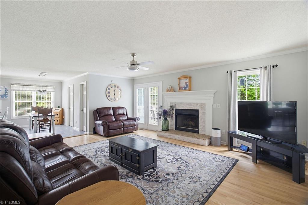 property viewer photo 7