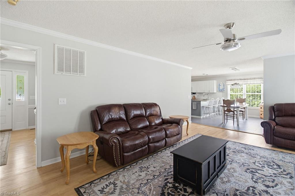 property viewer photo 8