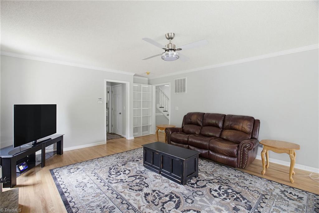 property viewer photo 9
