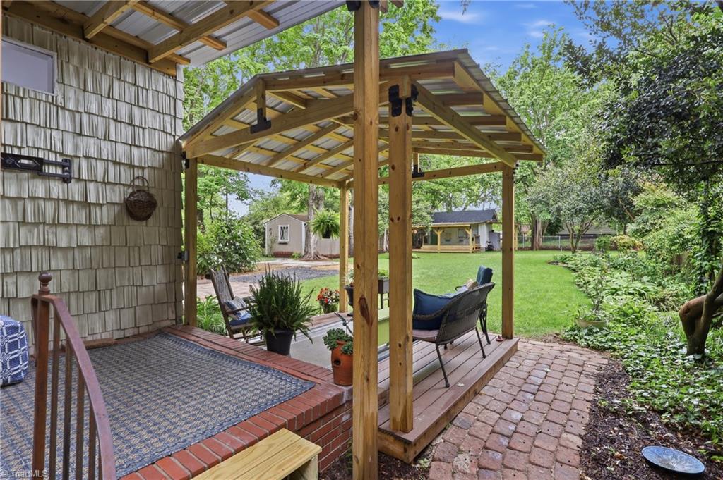 main property photo 41