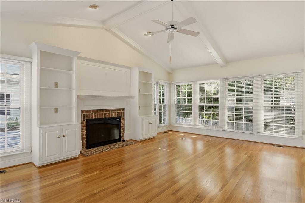 property viewer photo 9