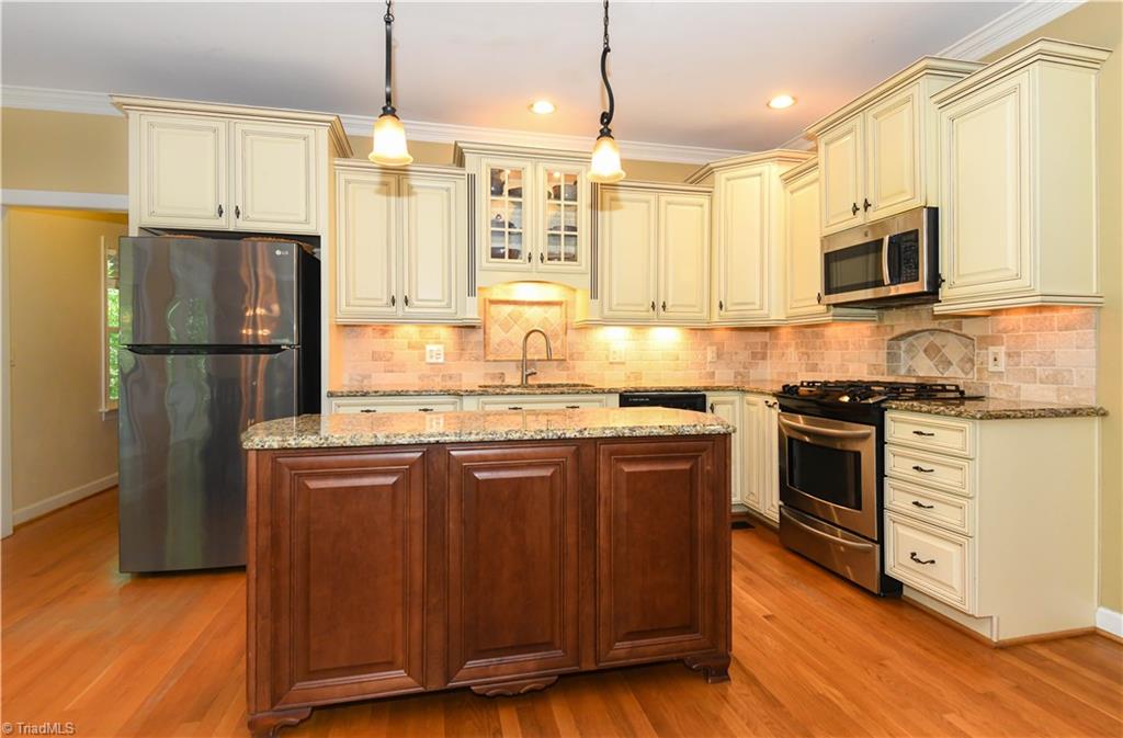main property photo 7