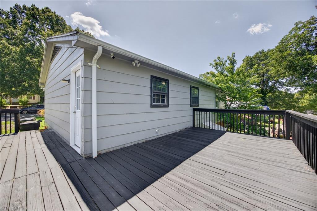 main property photo 28