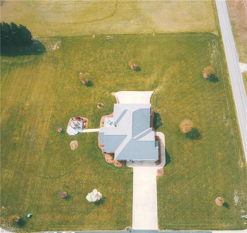 main property photo 34