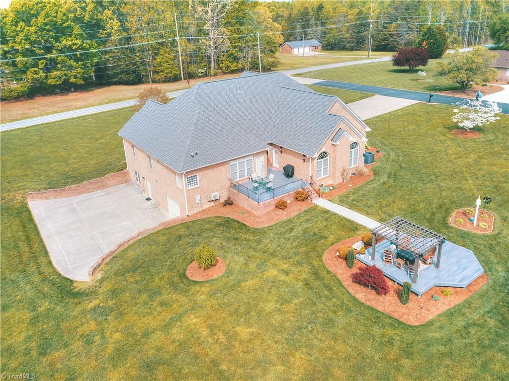 main property photo 35