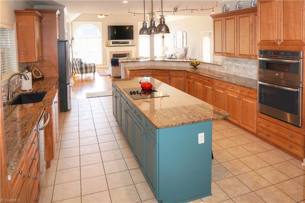 main property photo 7