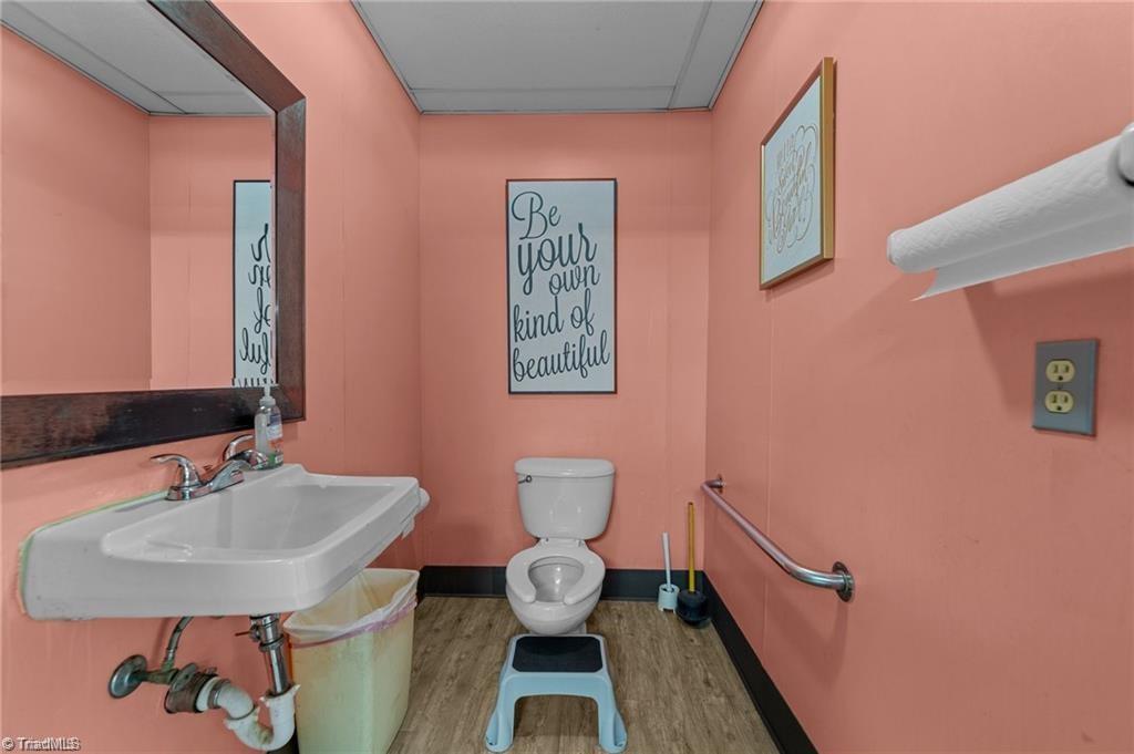 main property photo 16