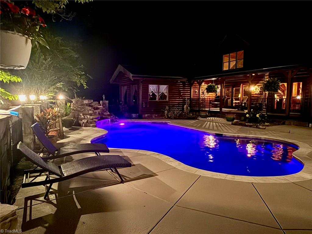 main property photo 9