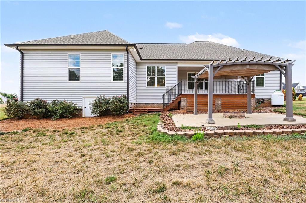 main property photo 31