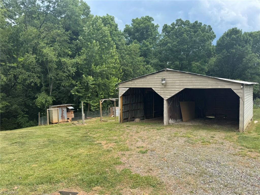 main property photo 30