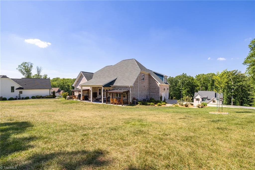main property photo 40