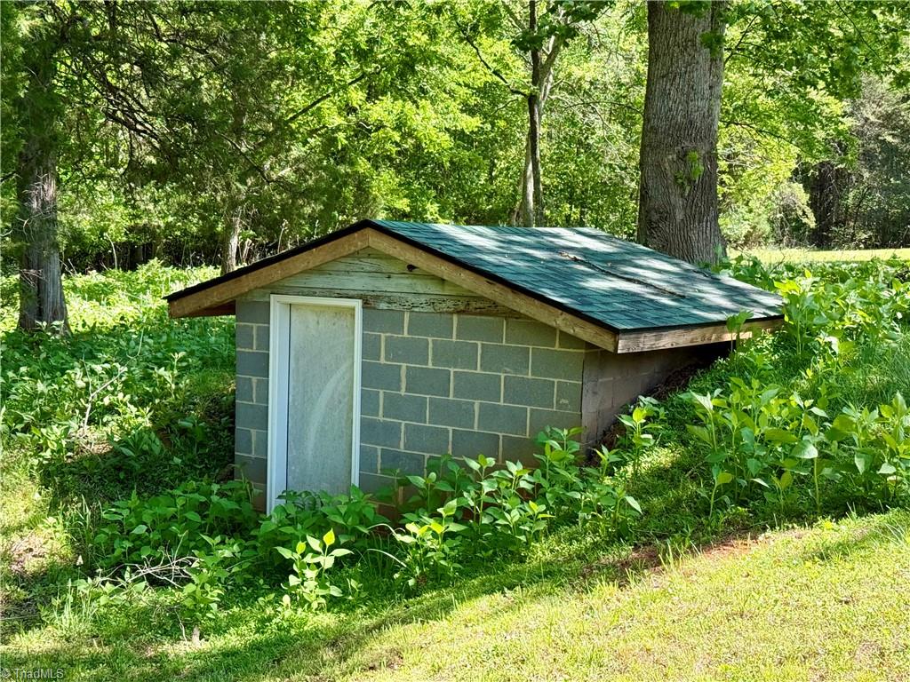 main property photo 45