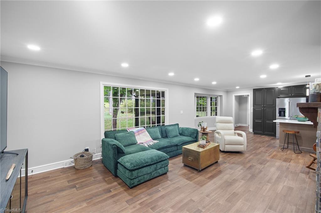 property viewer photo 13