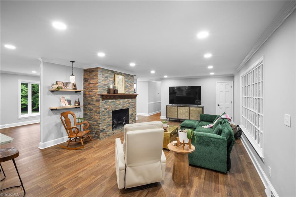 property viewer photo 14