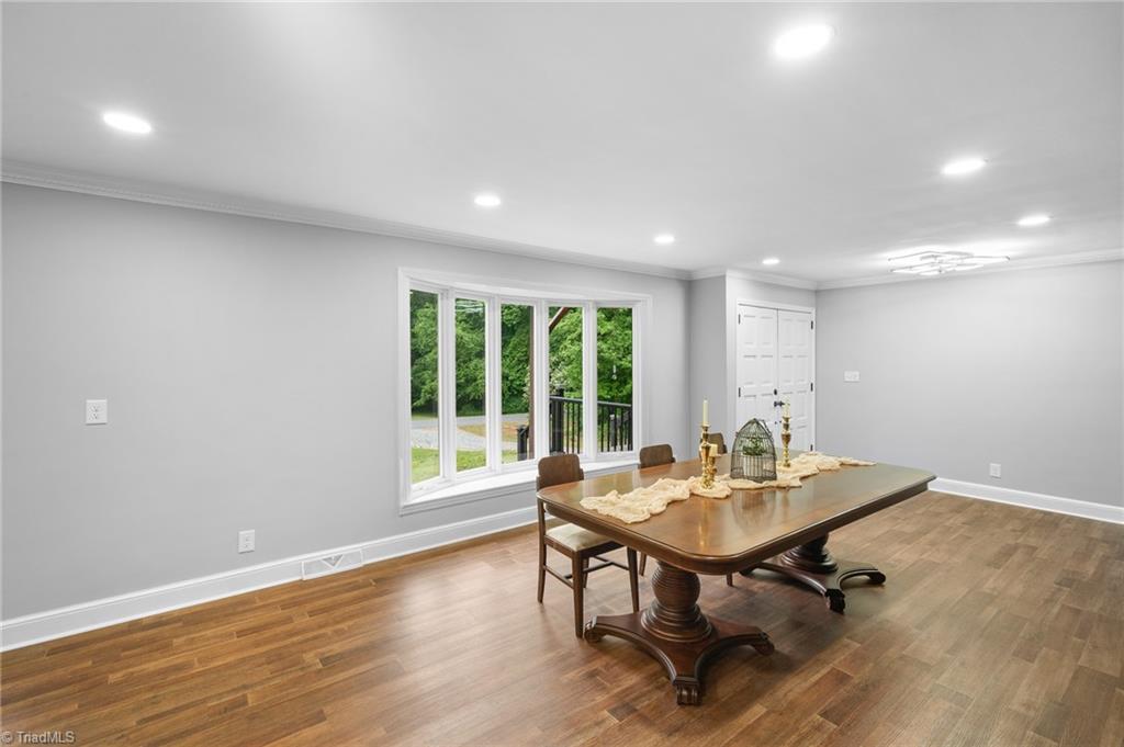 property viewer photo 18